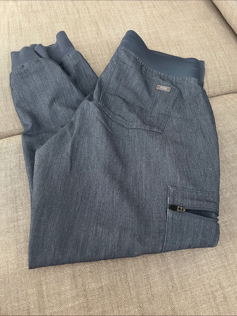 Figs Women's Heathered Navy Cargo Jogger Pants